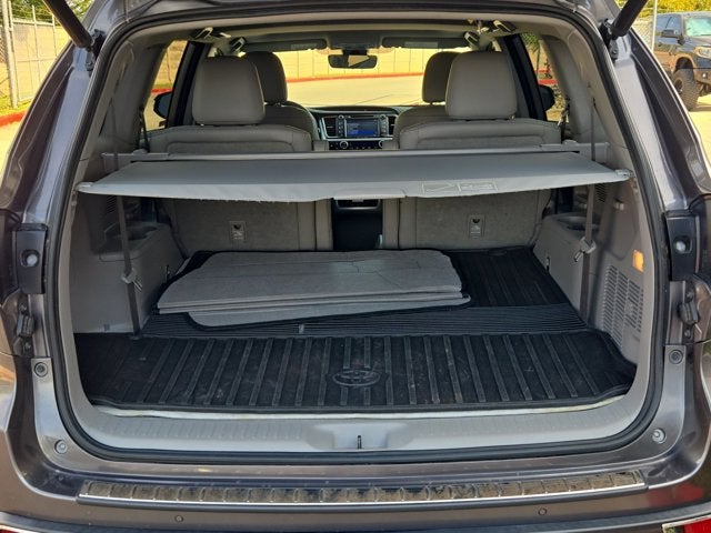 2018 Toyota Highlander Base