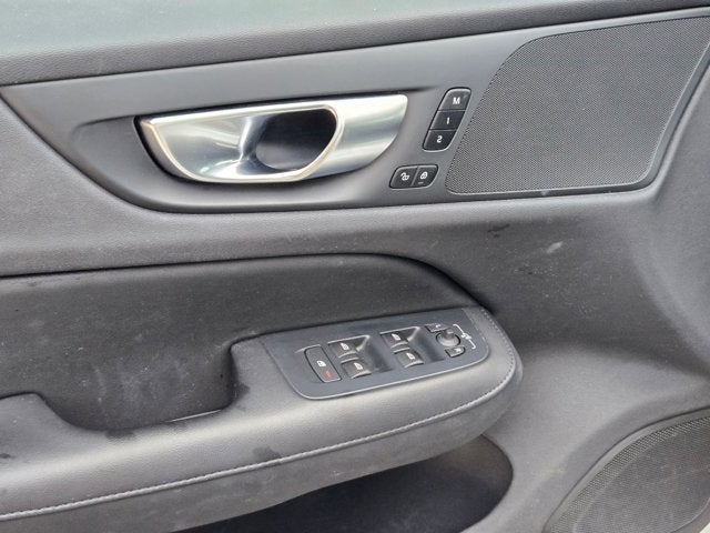 2024 Volvo S60 Core Dark Theme