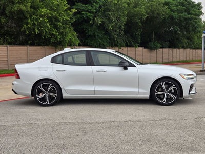2024 Volvo S60 Core Dark Theme