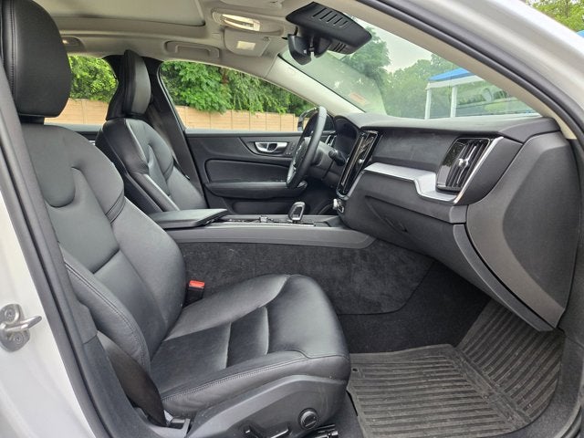 2024 Volvo S60 Core Dark Theme
