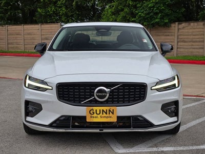 2024 Volvo S60 Core Dark Theme