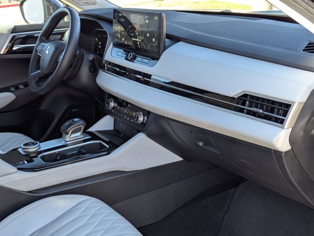 2025 Mitsubishi Outlander SEL