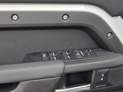 2025 Land Rover Defender S