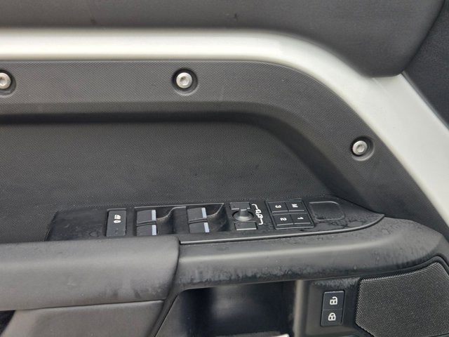 2025 Land Rover Defender S