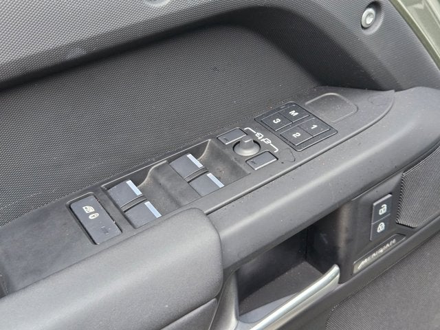 2025 Land Rover Defender S