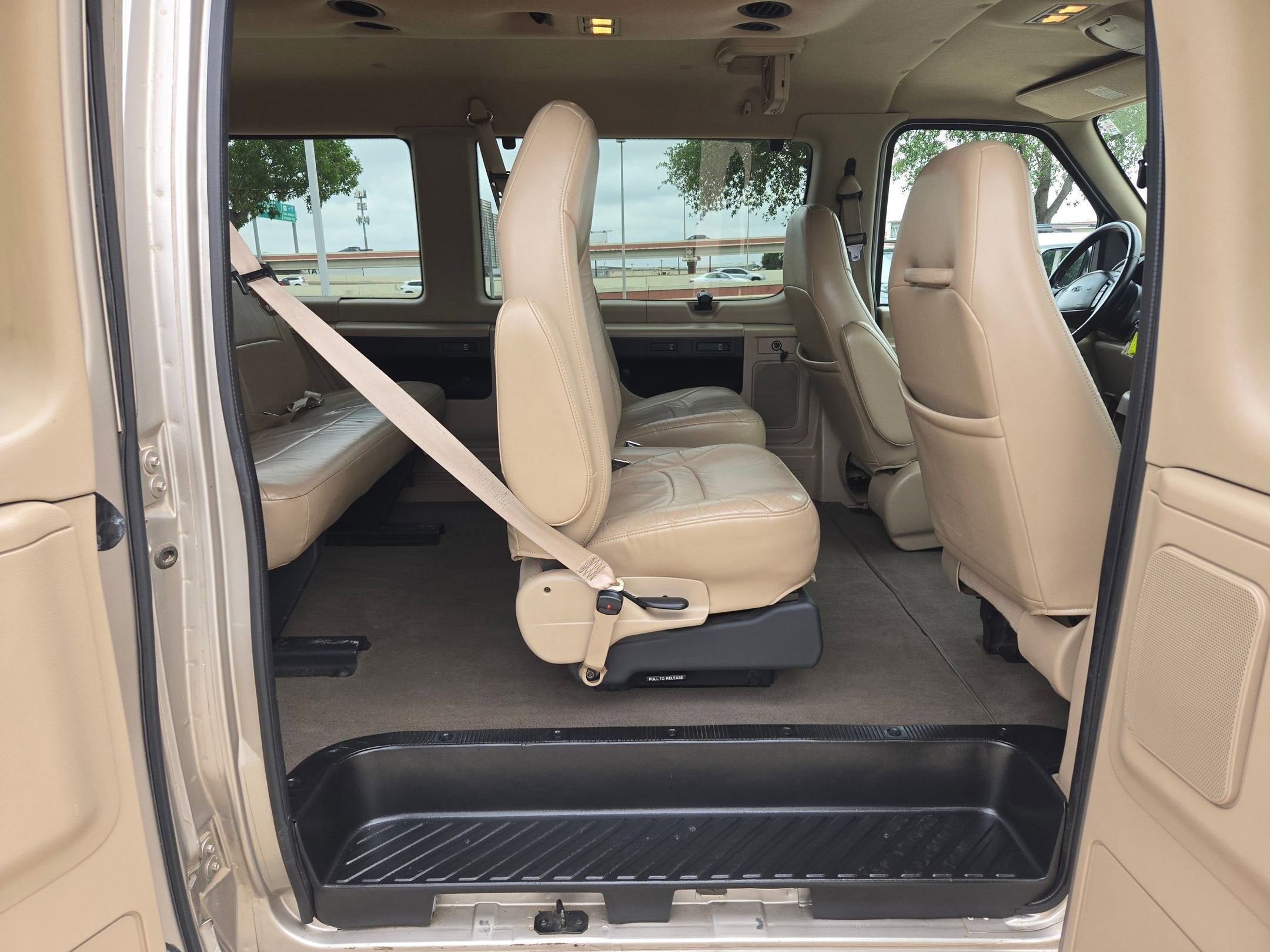 2001 Ford Econoline Wagon XLT
