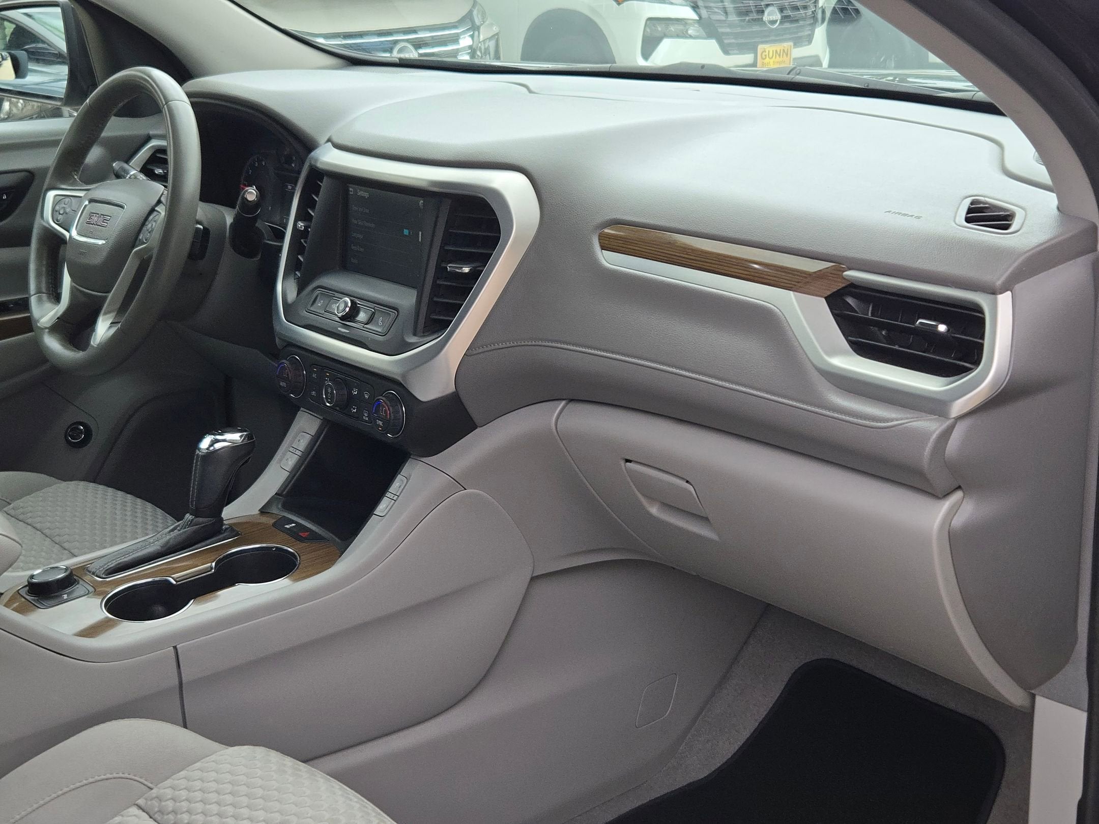 2017 GMC Acadia SLE