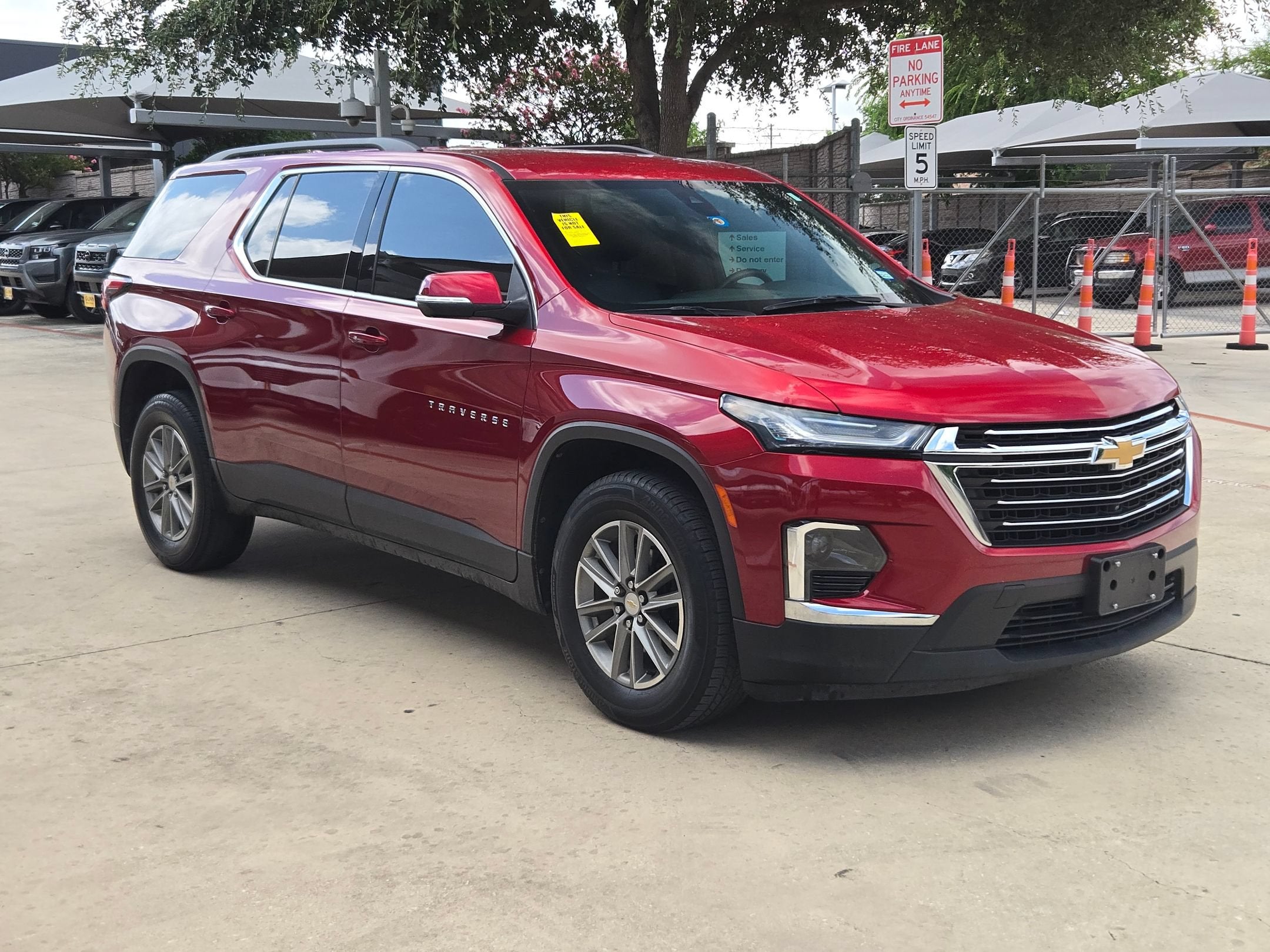 2023 Chevrolet Traverse LT Leather