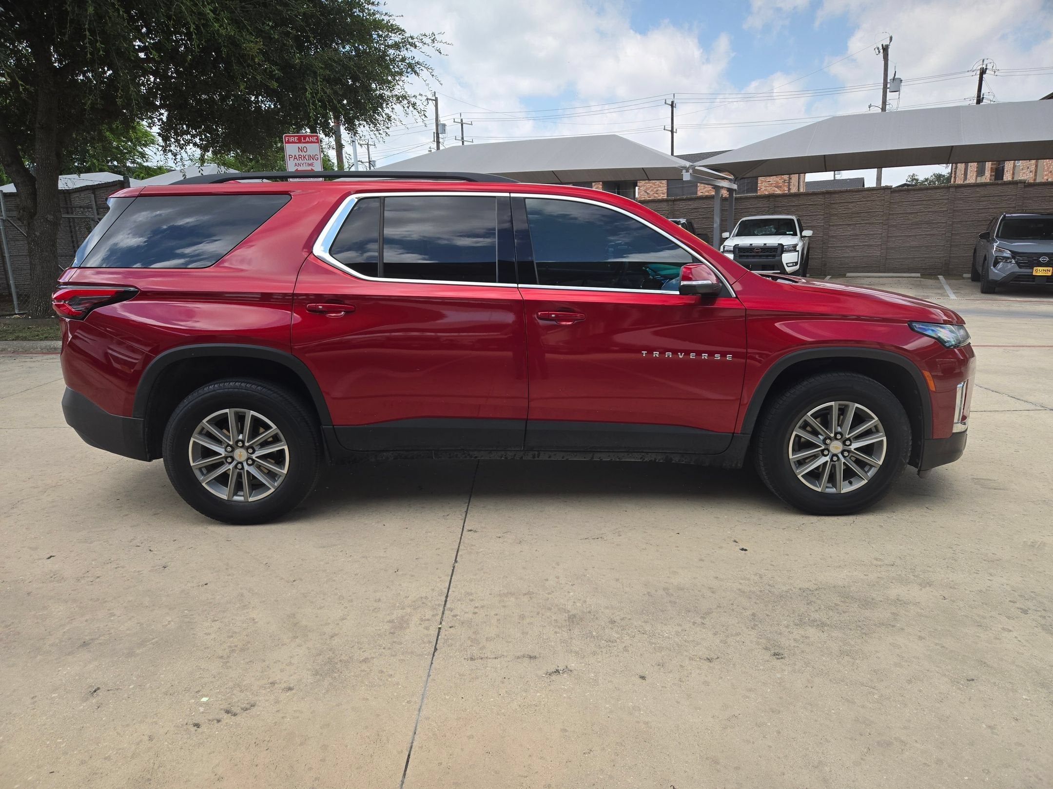 2023 Chevrolet Traverse LT Leather