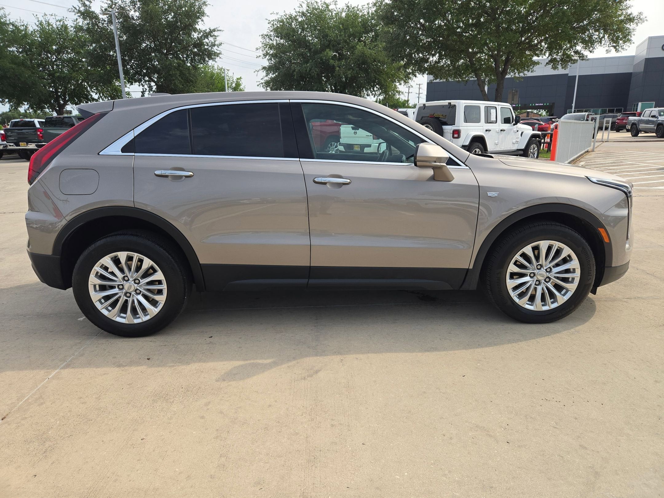 2024 Cadillac XT4 FWD Luxury