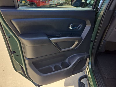 2024 Nissan Titan SV