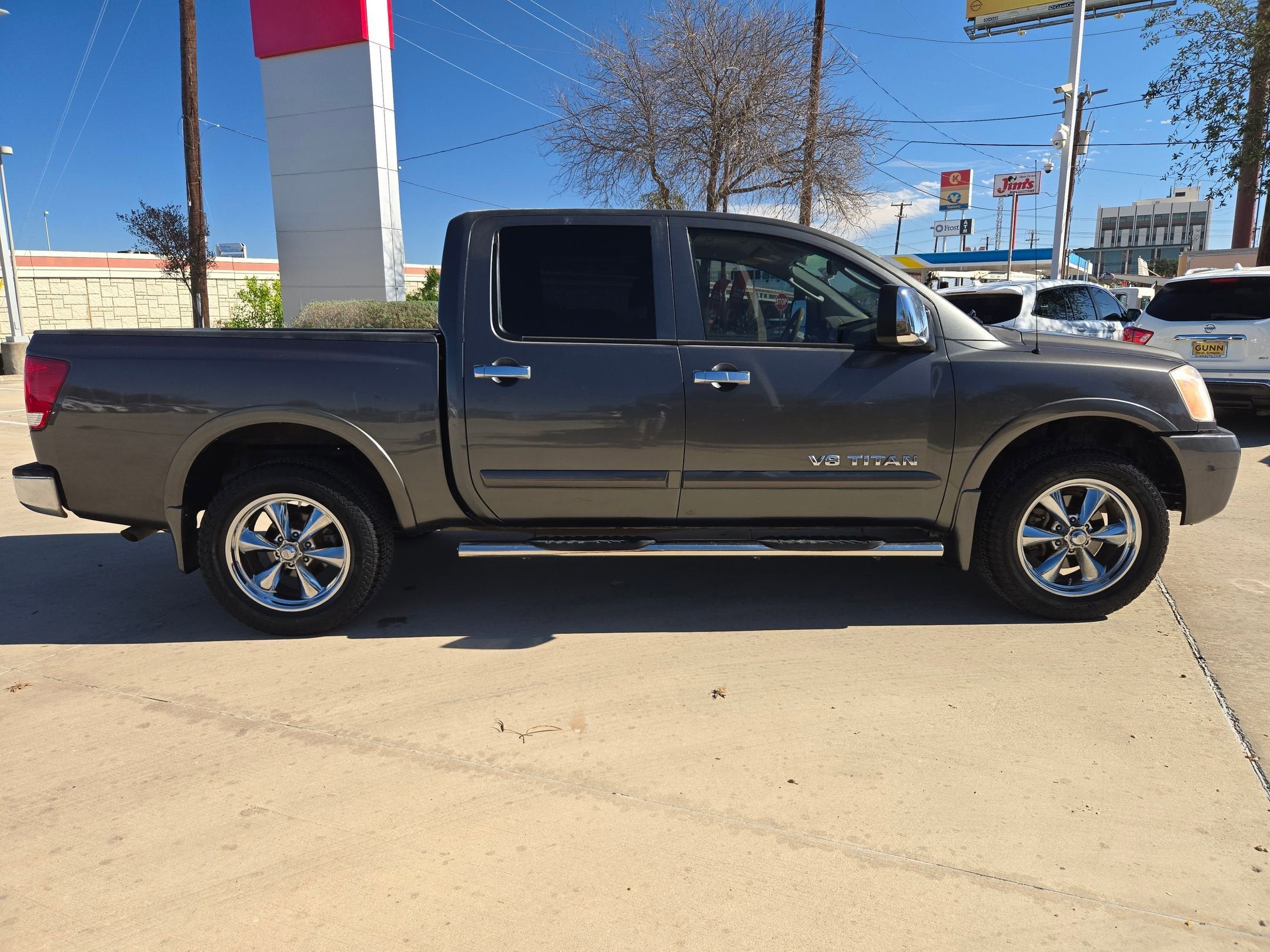 2009 Nissan Titan LE