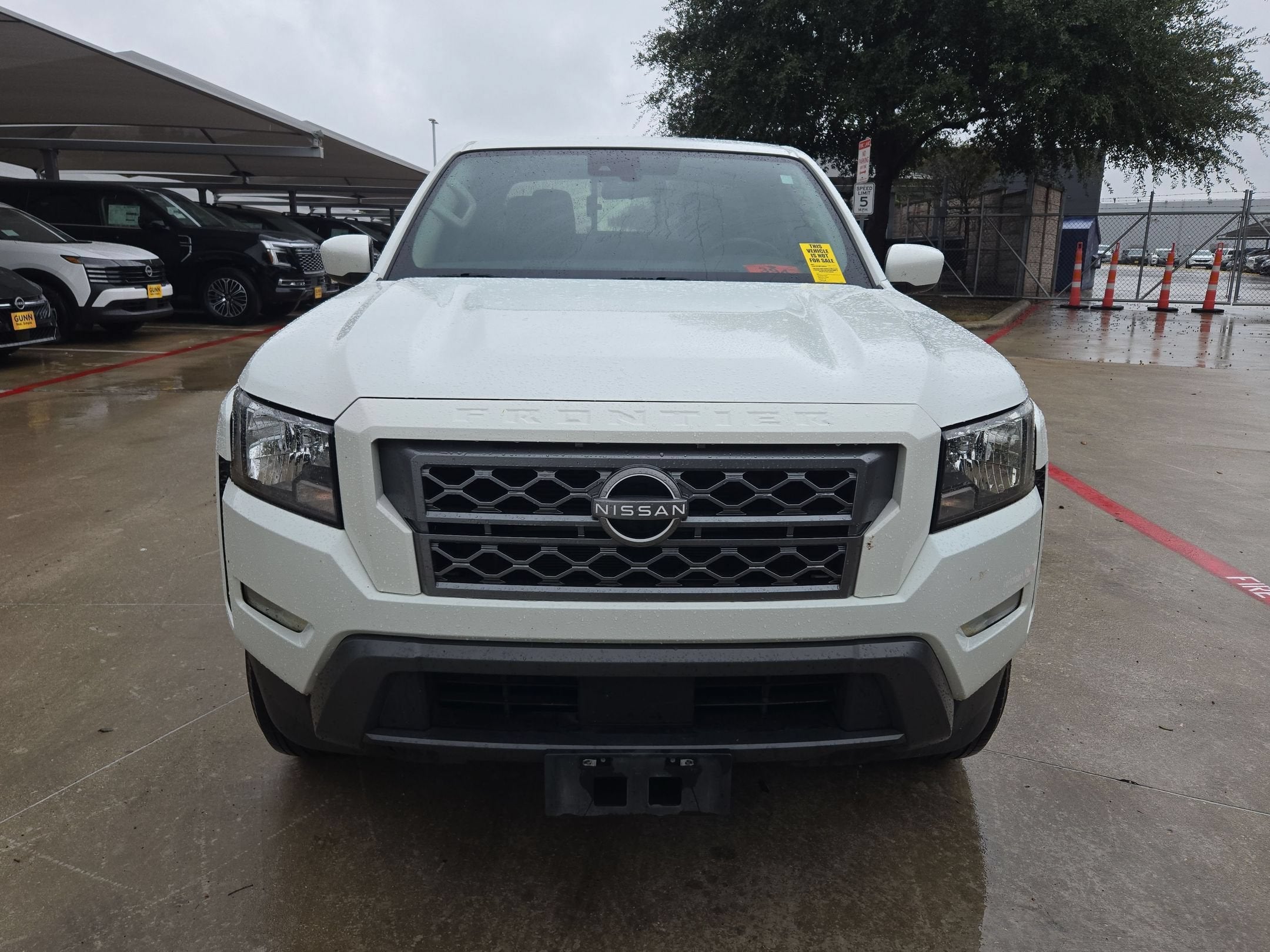 2023 Nissan Frontier SV