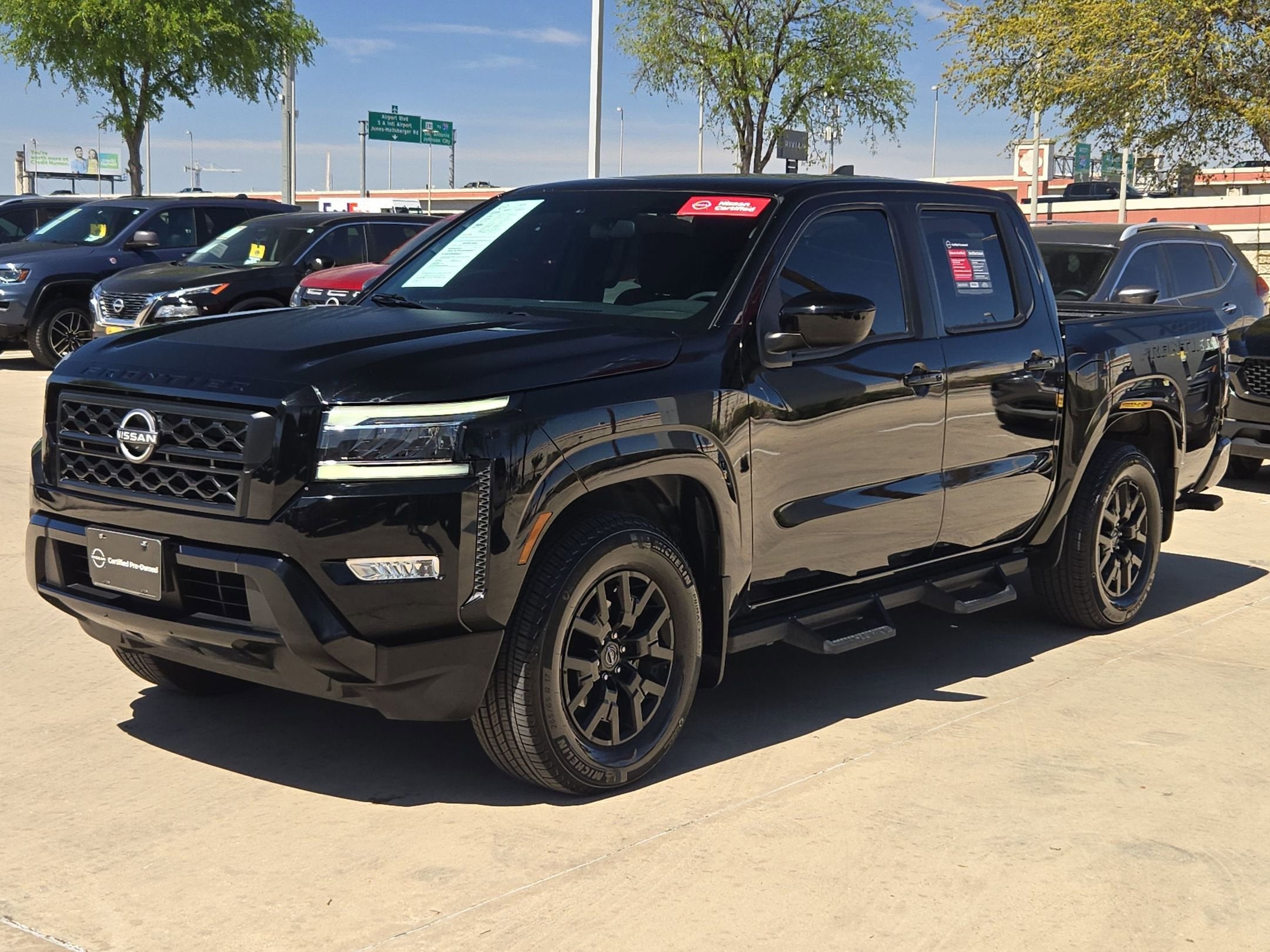 2023 Nissan Frontier SV