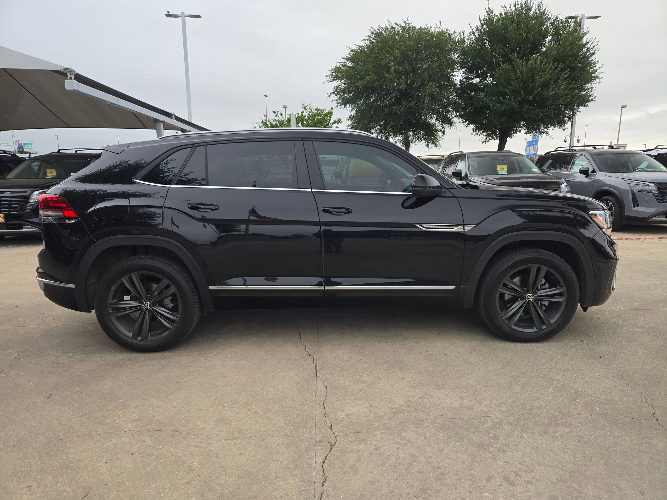 2021 Volkswagen Atlas Cross Sport 3.6L V6 SE w/Technology R-Line
