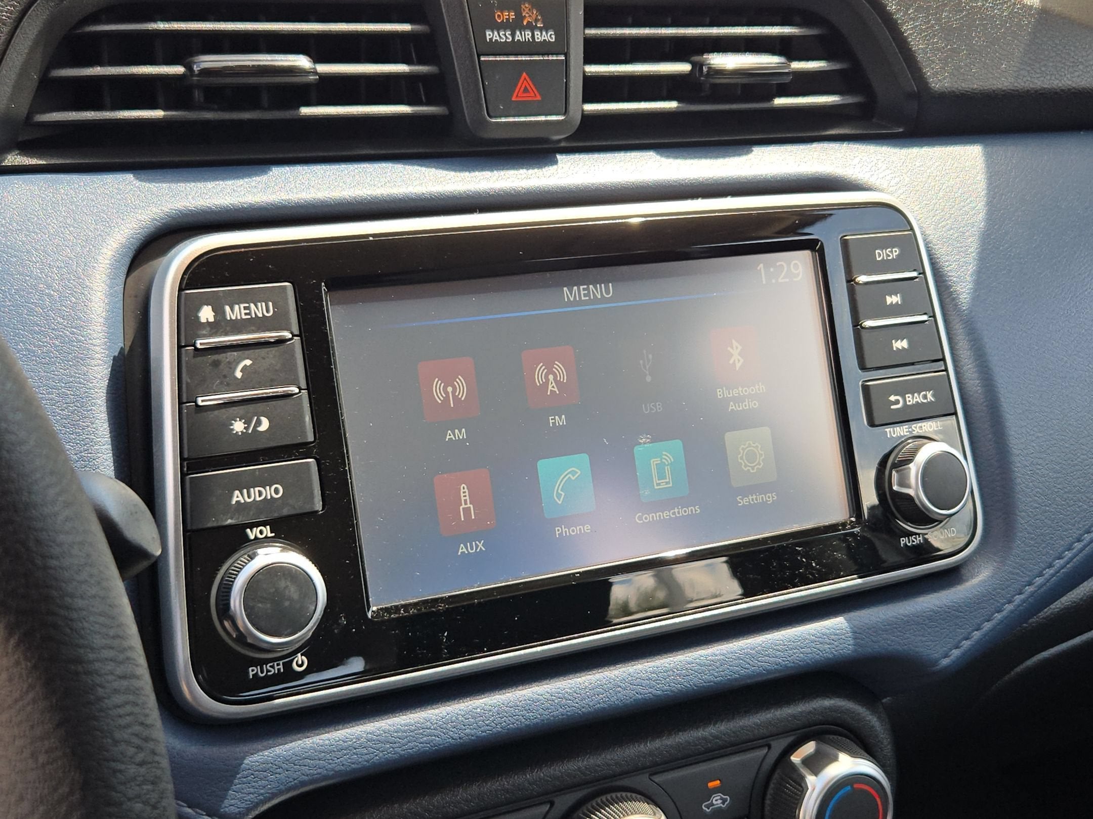 2025 Nissan Versa SV