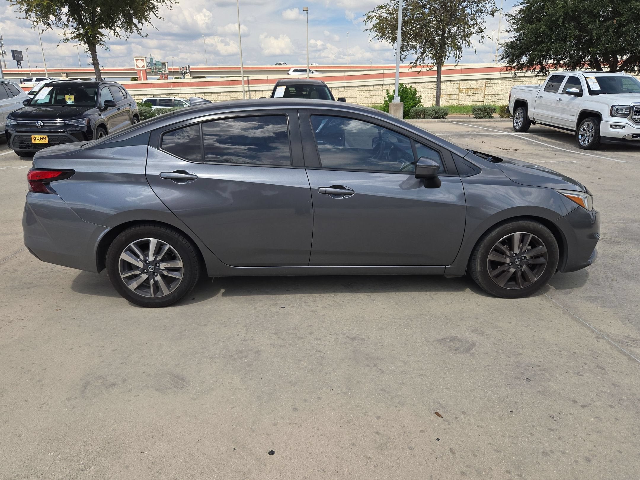 2020 Nissan Versa SV