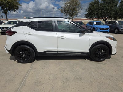 2021 Nissan Kicks SR