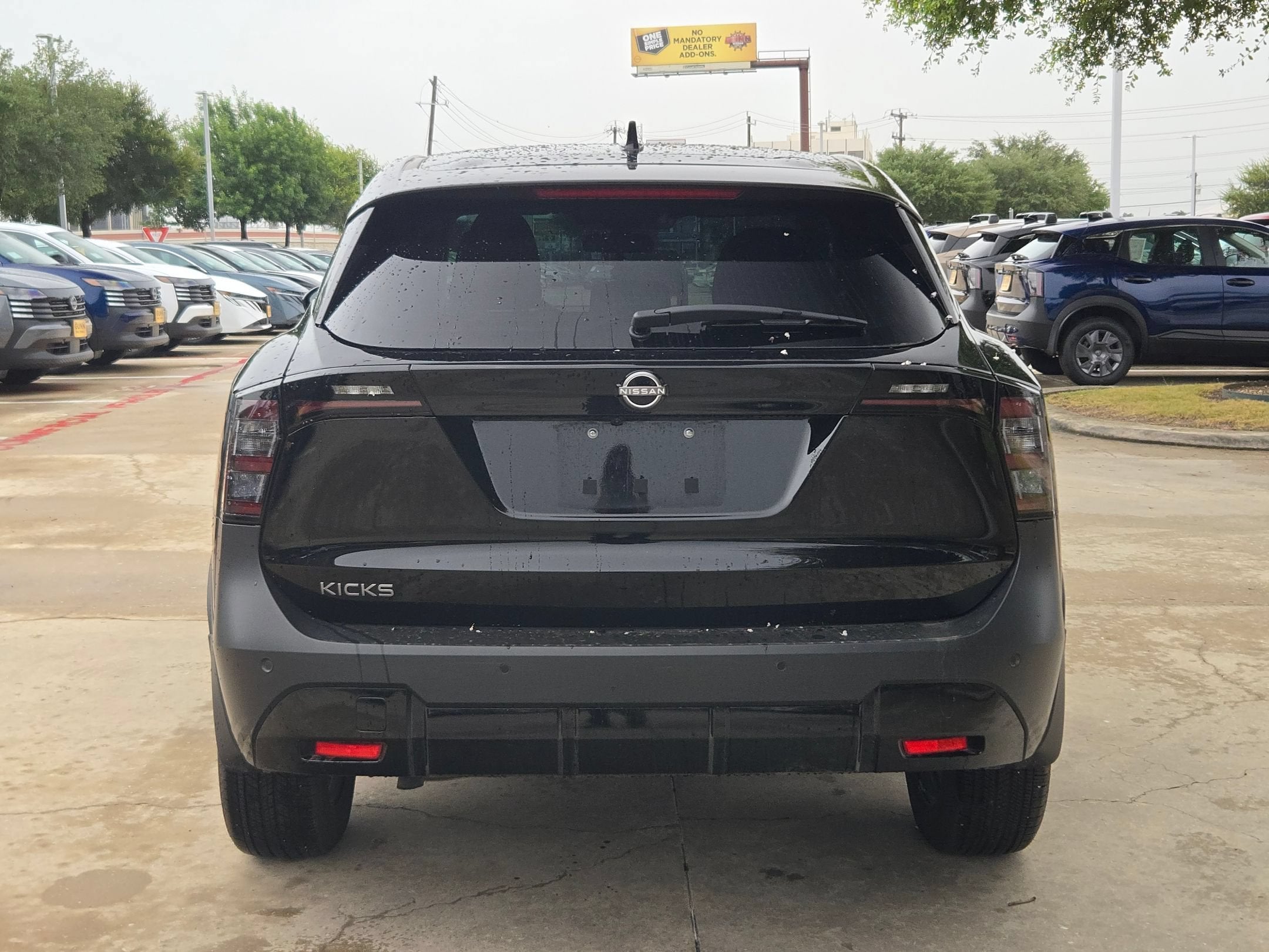2025 Nissan Kicks SV