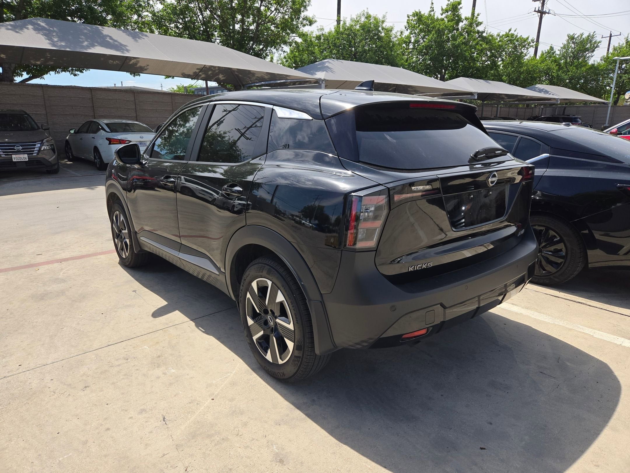 2025 Nissan Kicks SV