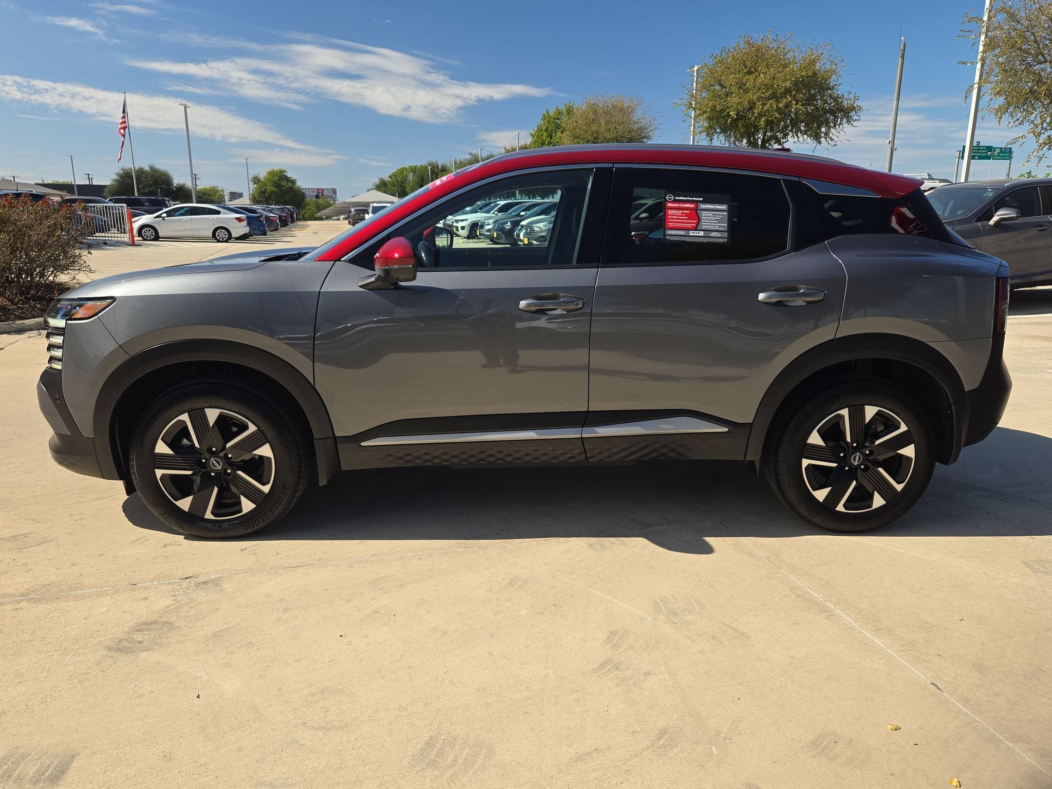 2025 Nissan Kicks SR