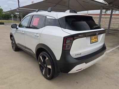 2025 Nissan Kicks SR