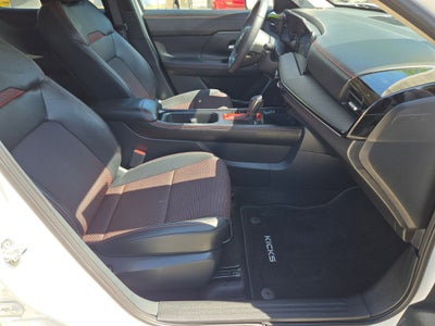 2025 Nissan Kicks SR