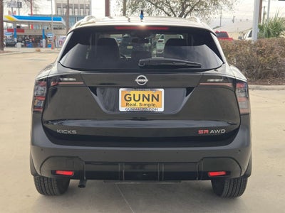 2025 Nissan Kicks SR