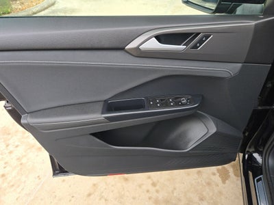 2025 Volkswagen Taos SE Black