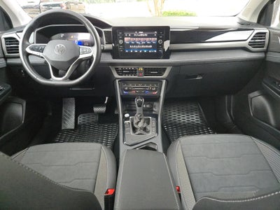 2025 Volkswagen Taos SE Black