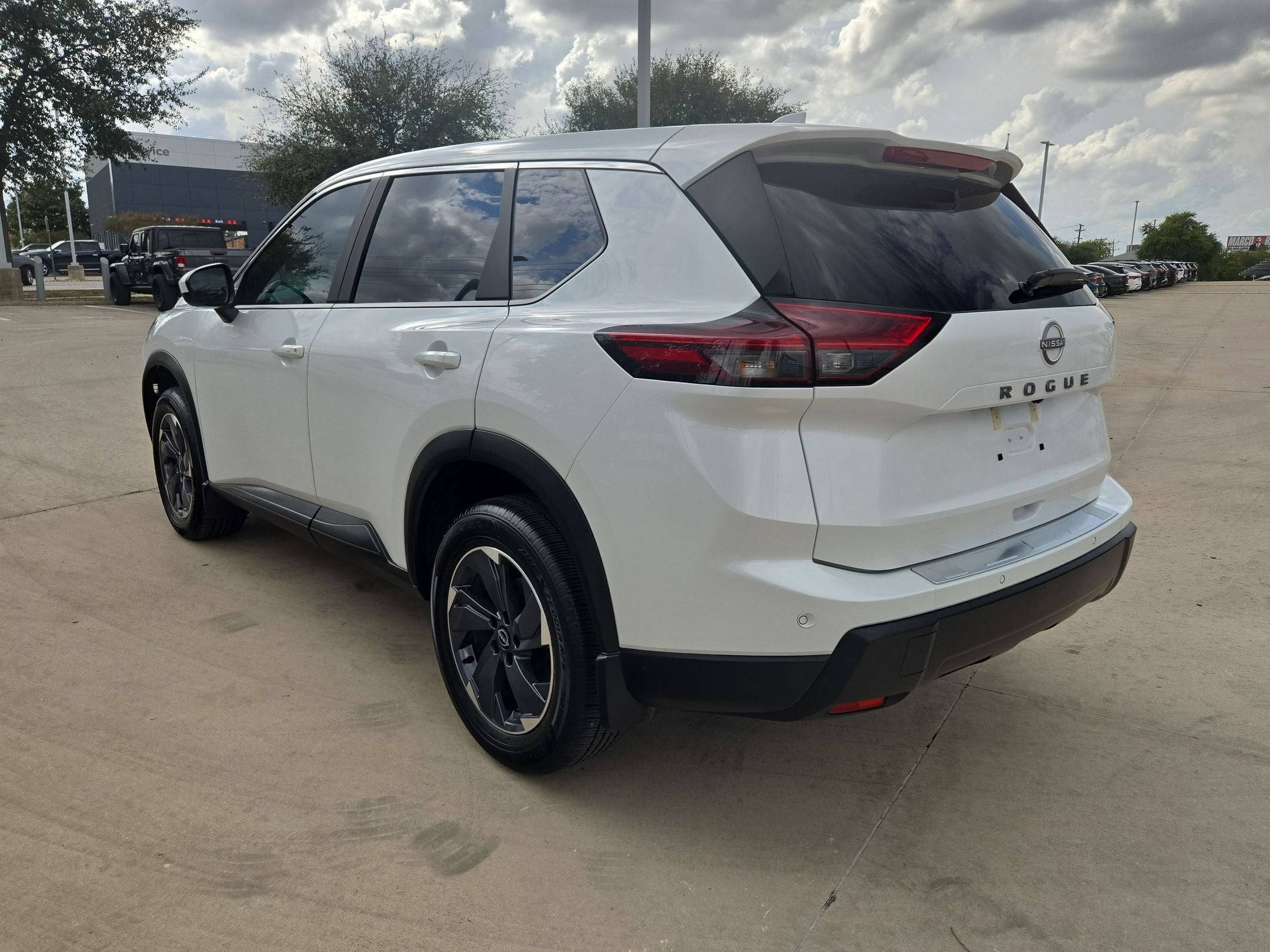 2026 Nissan Rogue SV
