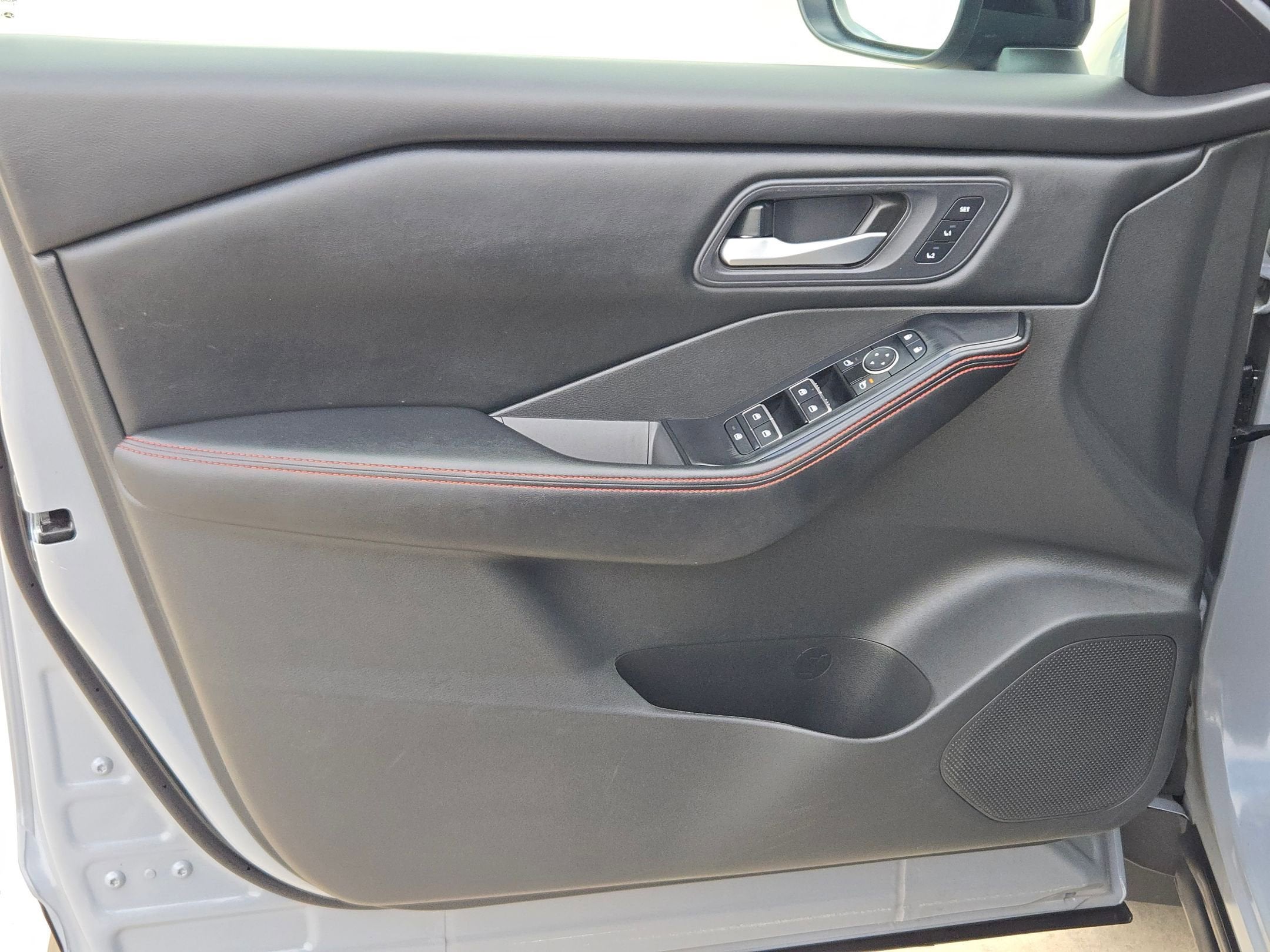 2025 Nissan Rogue Rock Creek®