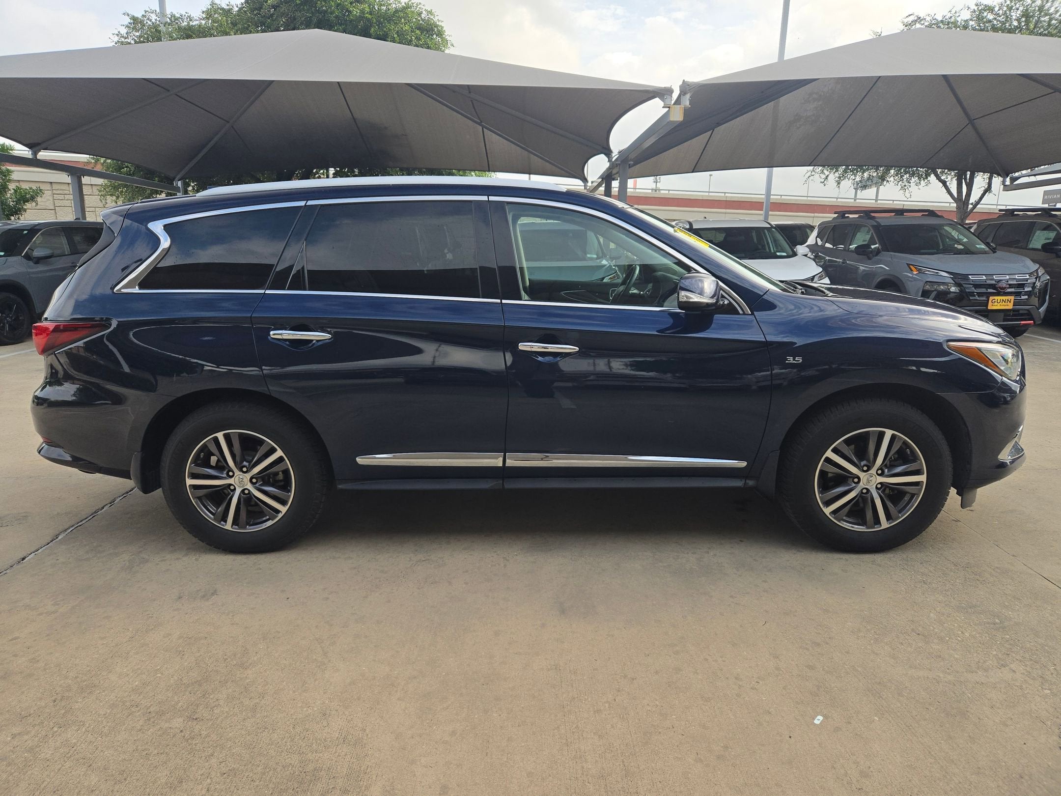 2017 INFINITI QX60 FWD