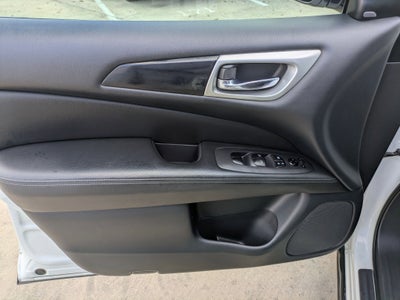 2020 Nissan Pathfinder SV