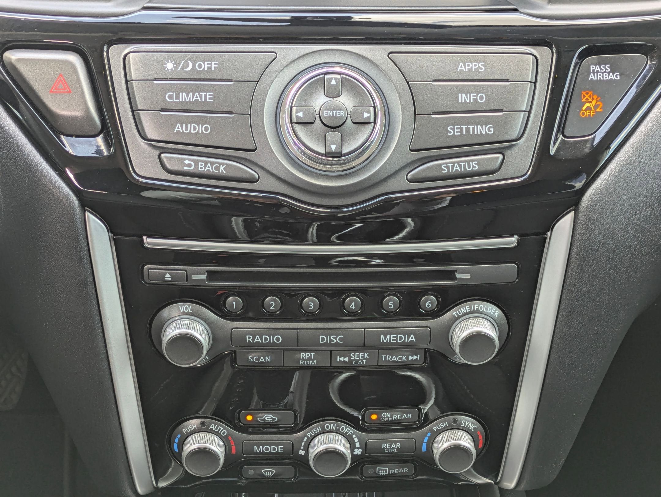 2020 Nissan Pathfinder SV