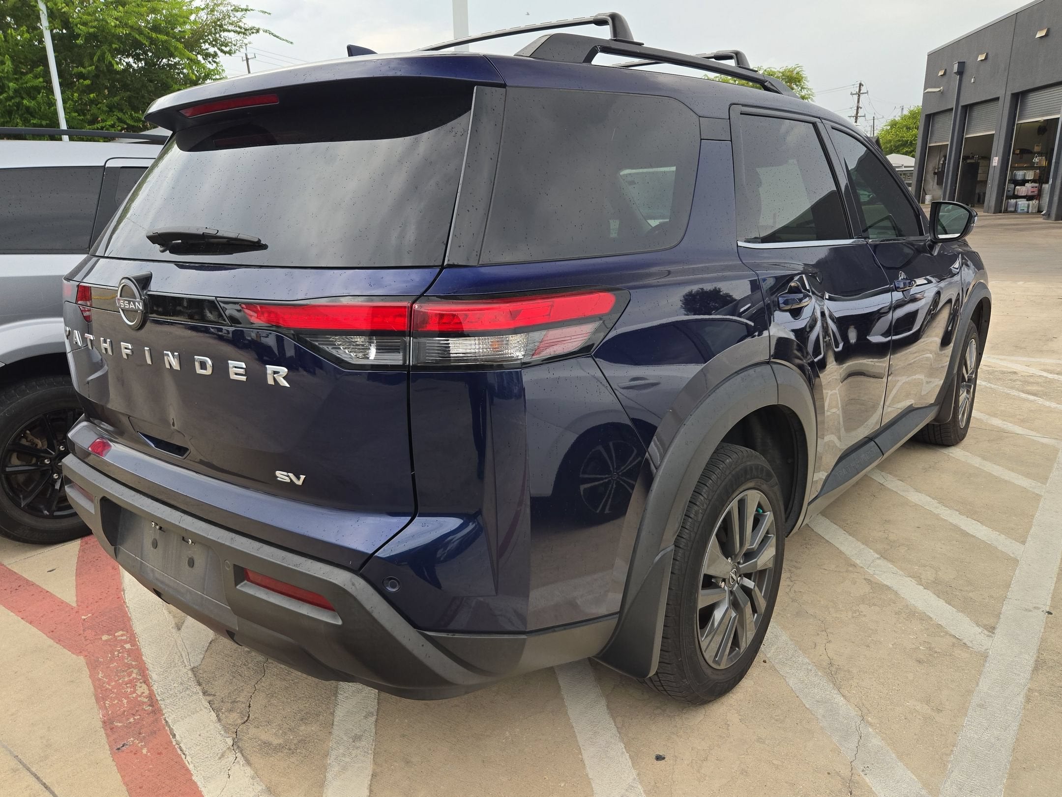 2022 Nissan Pathfinder SV