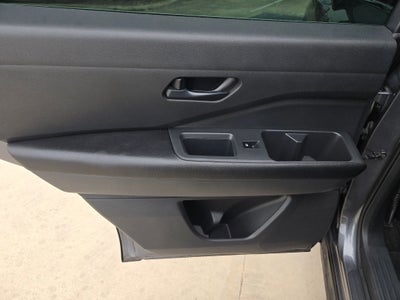 2023 Nissan Pathfinder SV