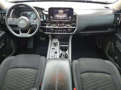 2023 Nissan Pathfinder SV