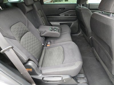 2023 Nissan Pathfinder SV