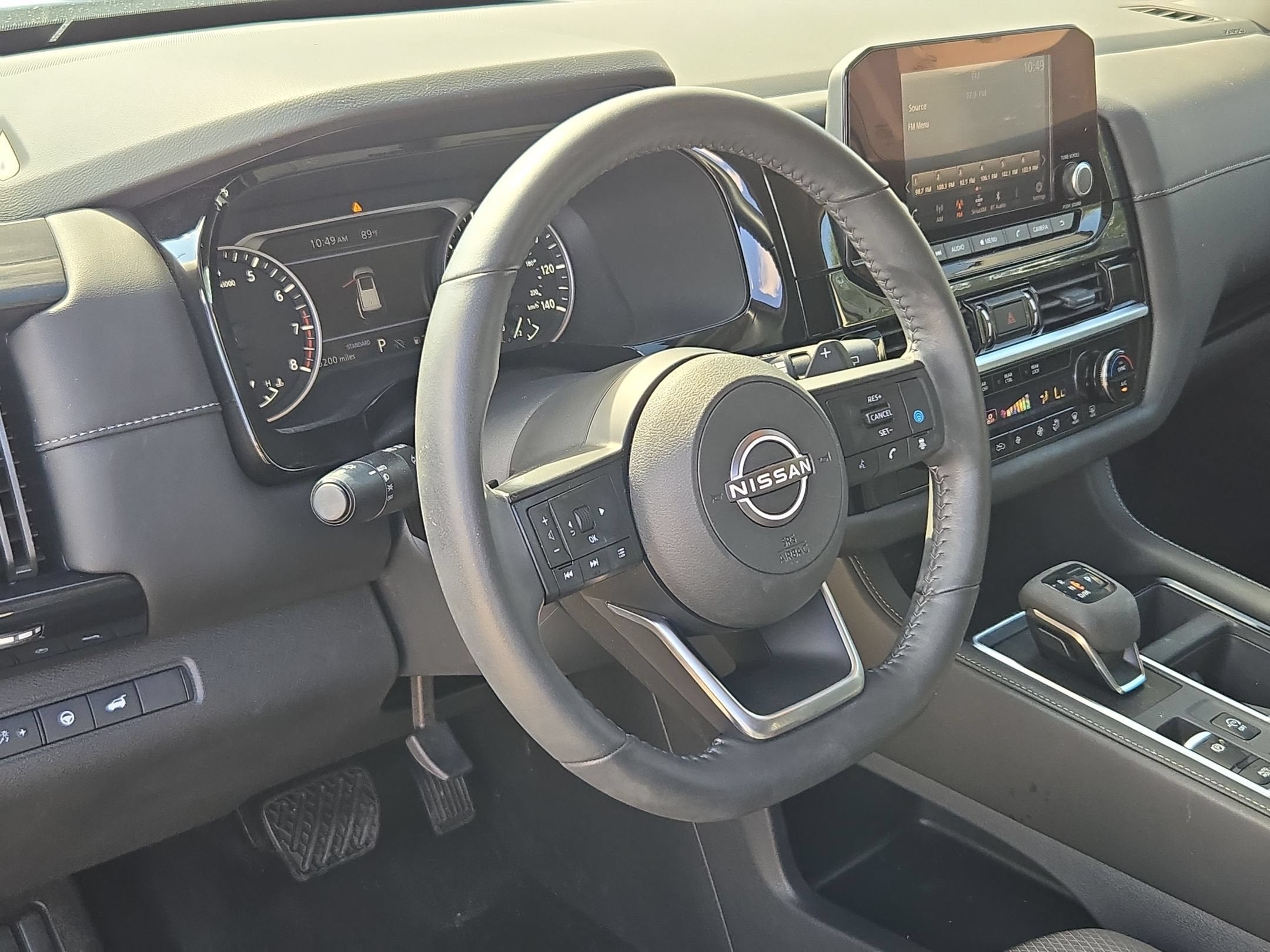 2025 Nissan Pathfinder SV