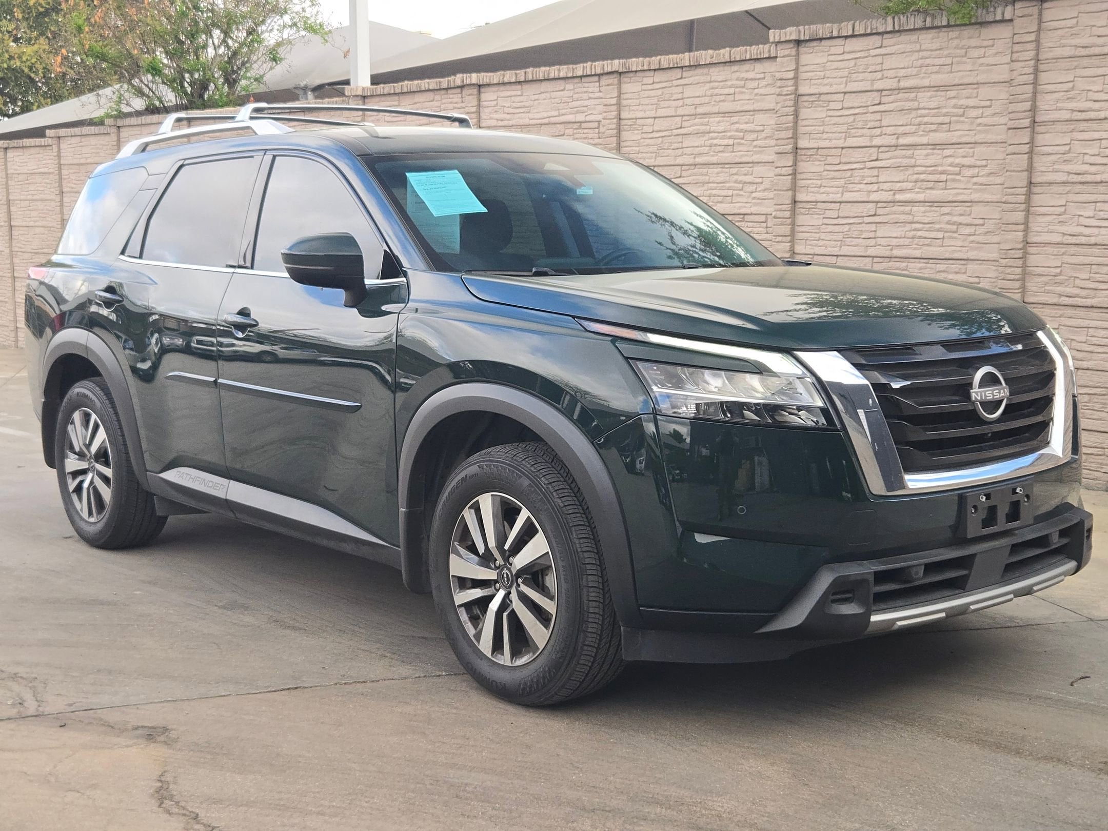 2024 Nissan Pathfinder SL