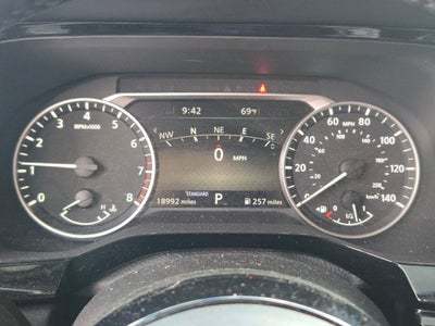 2024 Nissan Pathfinder SL