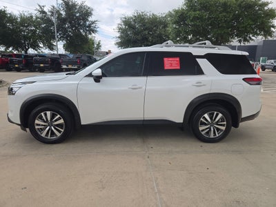 2025 Nissan Pathfinder SL