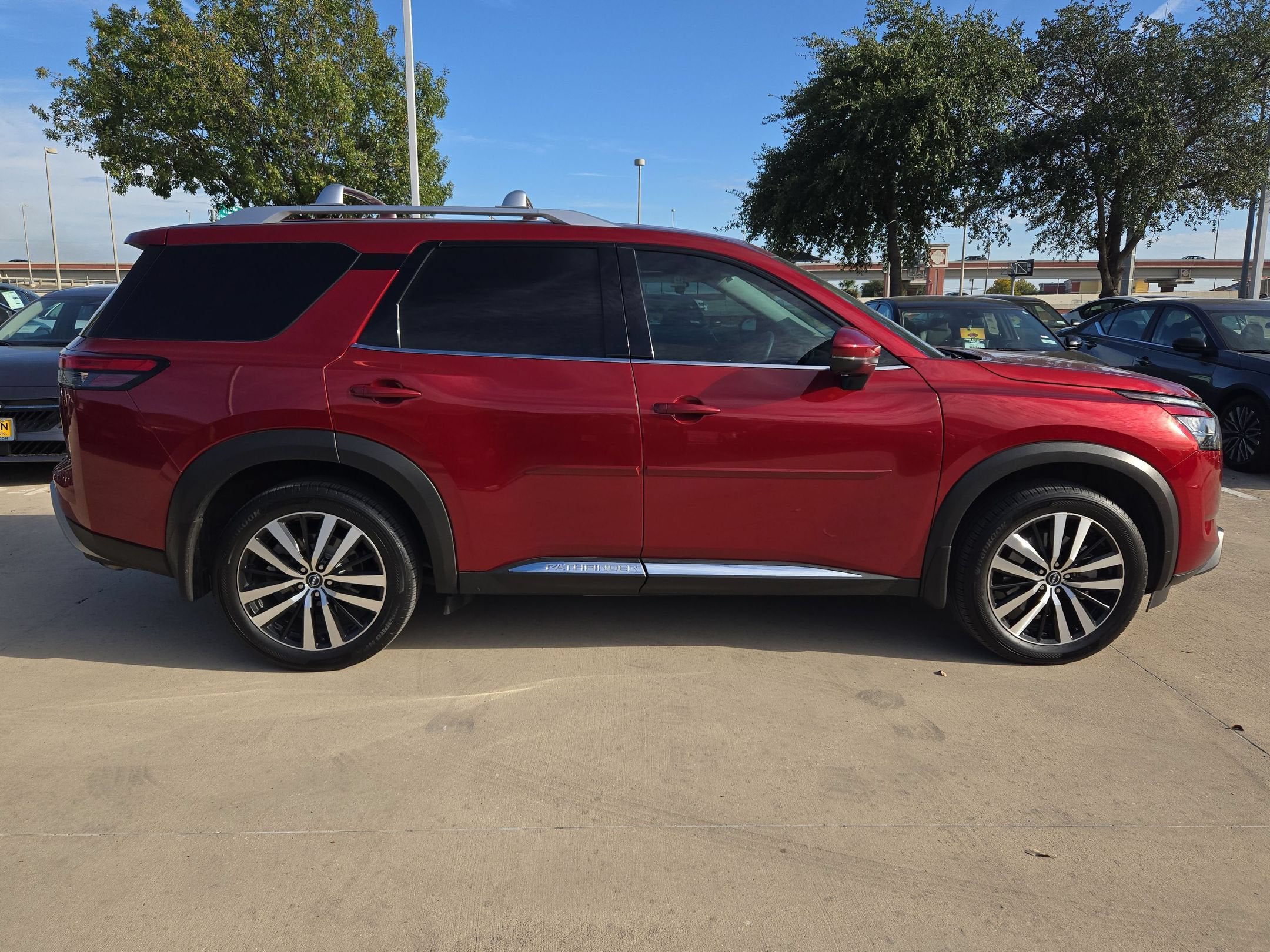 2024 Nissan Pathfinder Platinum