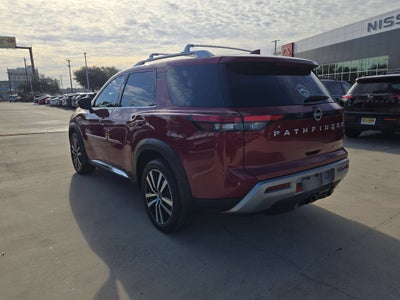 2024 Nissan Pathfinder Platinum