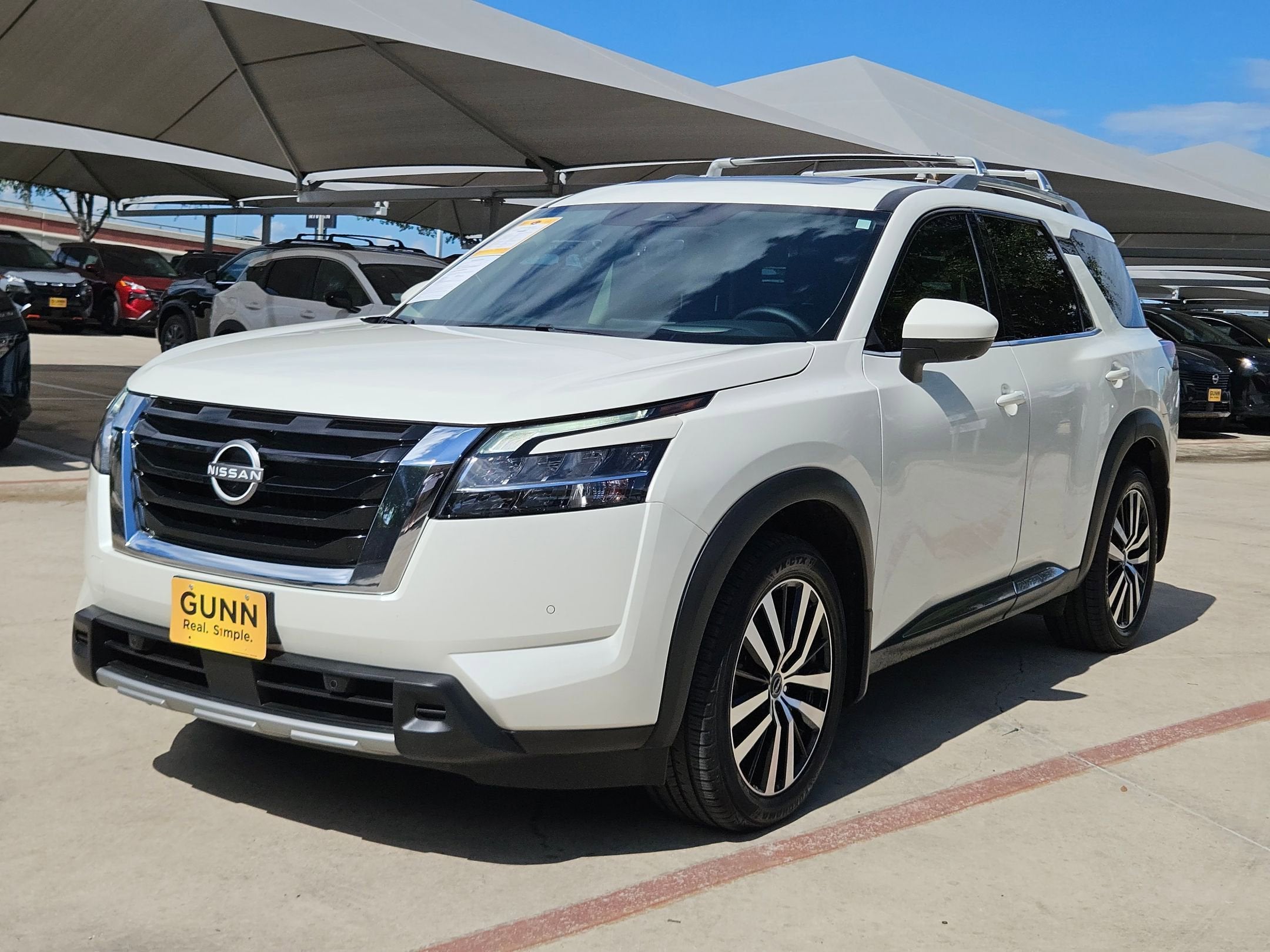 2023 Nissan Pathfinder Platinum