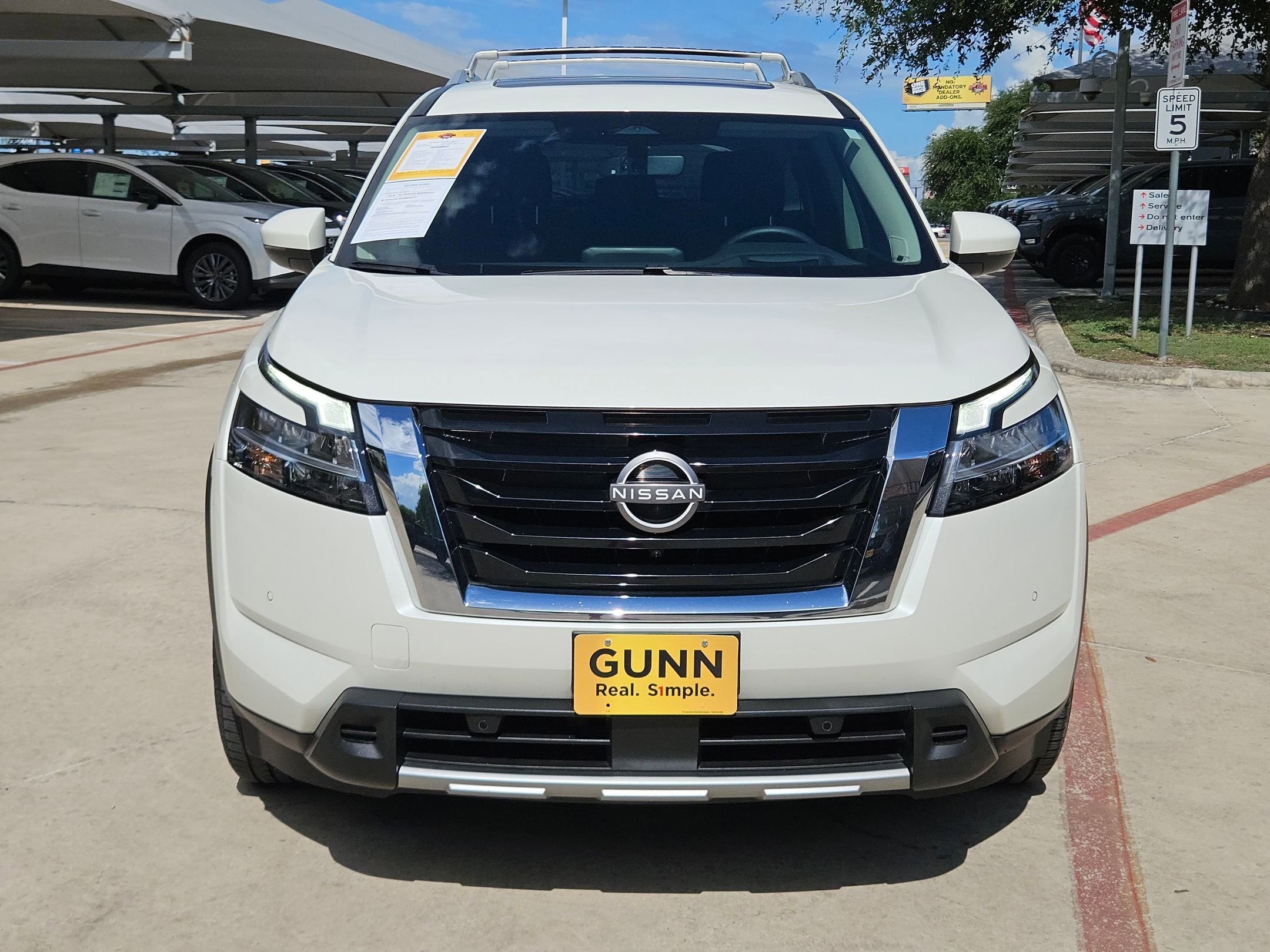 2023 Nissan Pathfinder Platinum