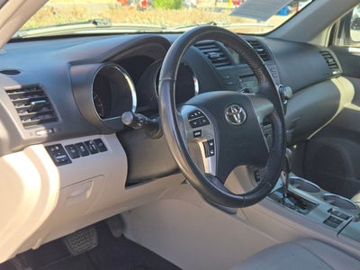 2012 Toyota Highlander SE