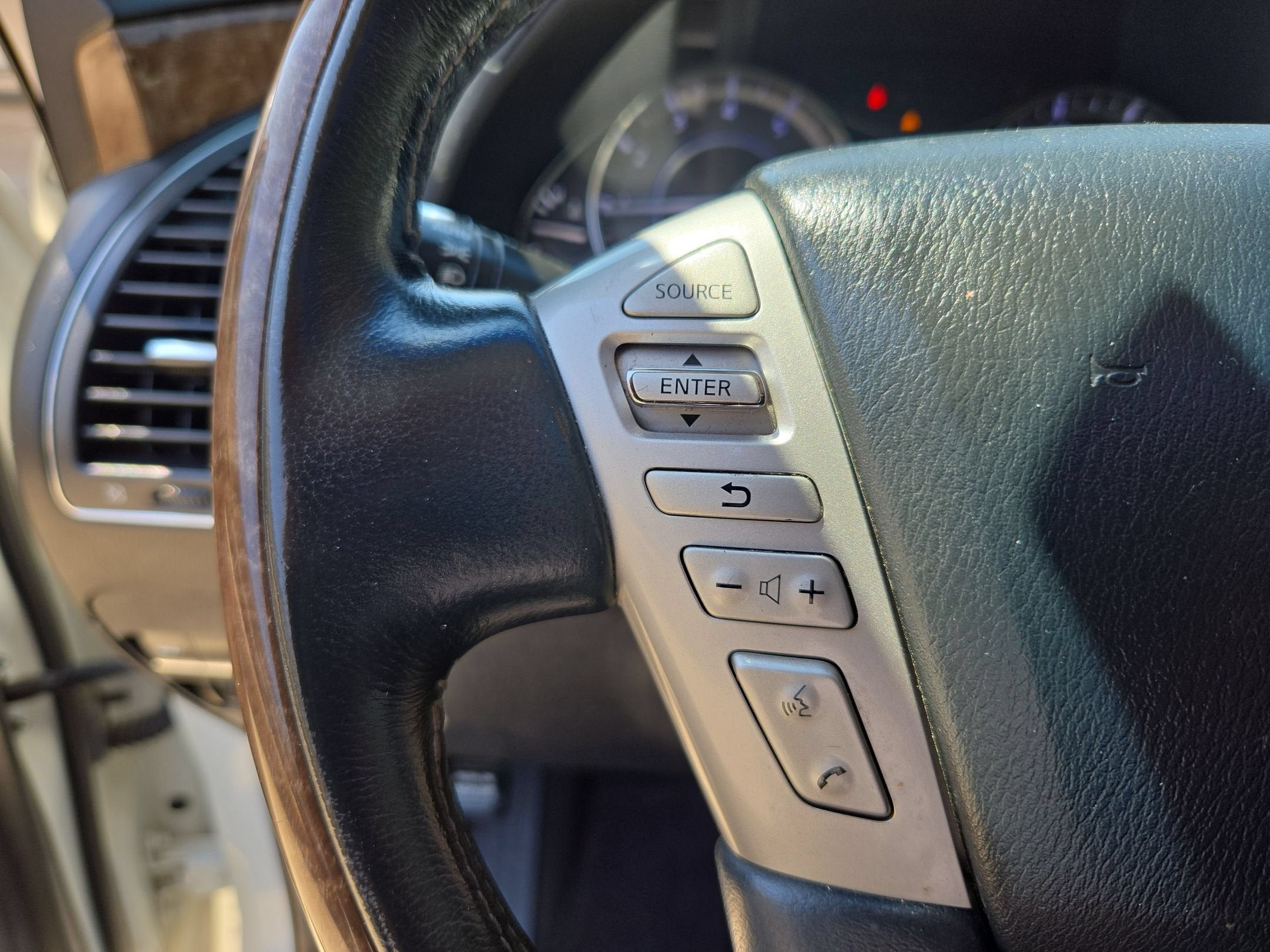 2017 INFINITI QX80 RWD