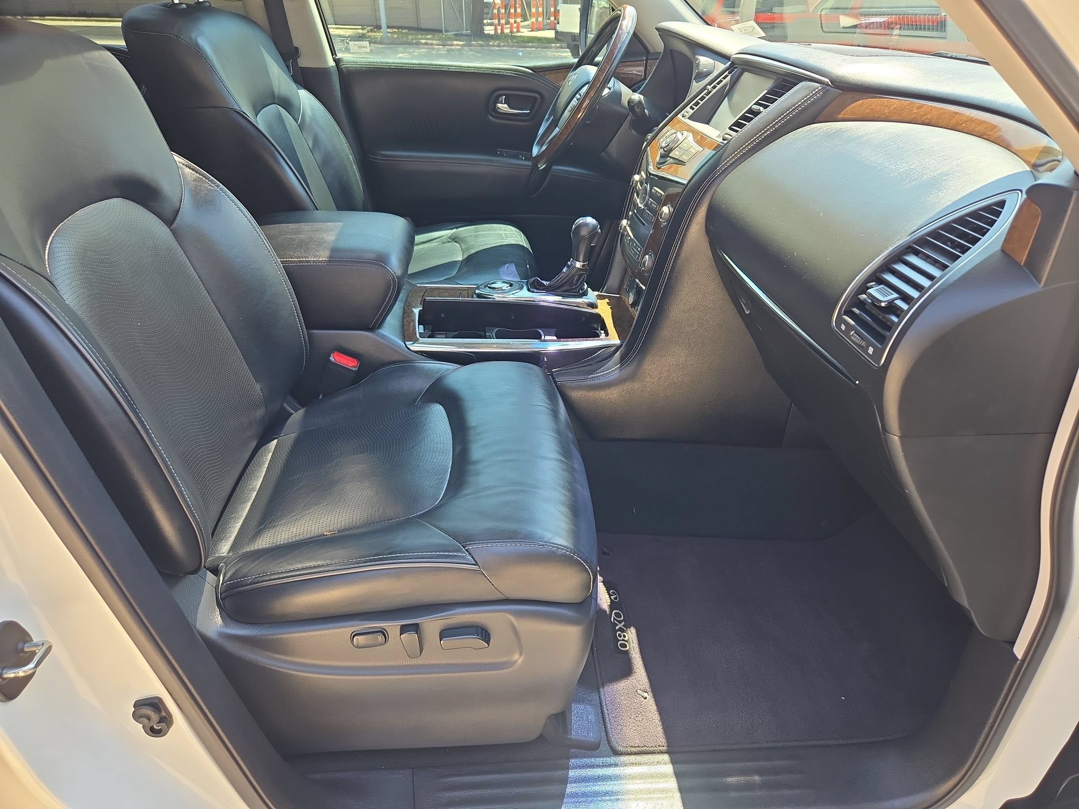 2017 INFINITI QX80 RWD